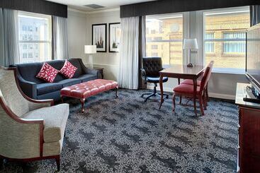 هتل Embassy Suites By Hilton Portland Downtown