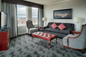 هتل Embassy Suites By Hilton Portland Downtown