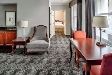 هتل Embassy Suites By Hilton Portland Downtown