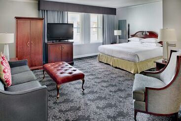 هتل Embassy Suites By Hilton Portland Downtown