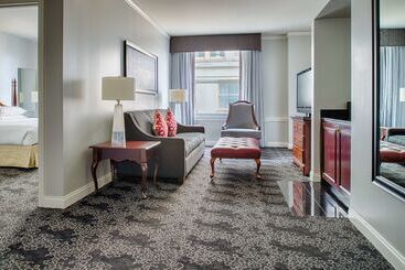 هتل Embassy Suites By Hilton Portland Downtown
