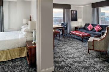 هتل Embassy Suites By Hilton Portland Downtown