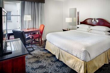 هتل Embassy Suites By Hilton Portland Downtown