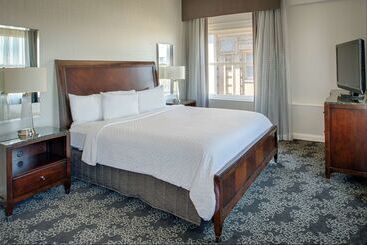 هتل Embassy Suites By Hilton Portland Downtown
