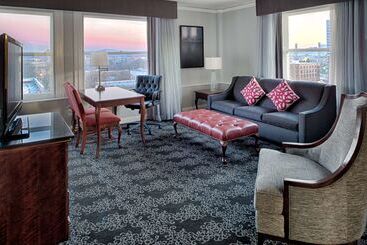 هتل Embassy Suites By Hilton Portland Downtown