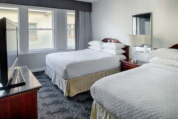 هتل Embassy Suites By Hilton Portland Downtown