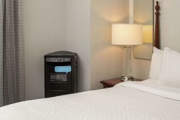 هتل Embassy Suites By Hilton Portland Downtown