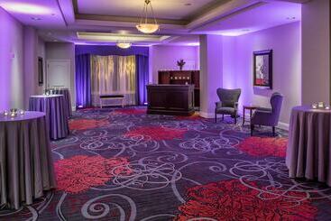 هتل Embassy Suites By Hilton Portland Downtown