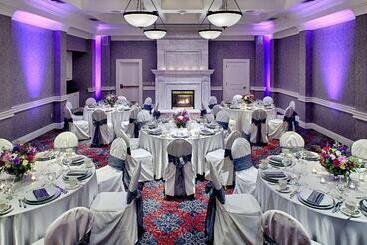 هتل Embassy Suites By Hilton Portland Downtown