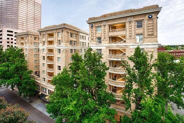 هتل Embassy Suites By Hilton Portland Downtown