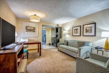 هتل Embassy Suites By Hilton Memphis East Germantown Area