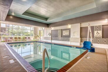 هتل Embassy Suites By Hilton Memphis East Germantown Area