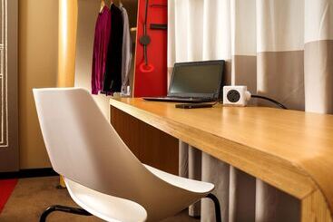 هتل Ibis Paris Le Bourget