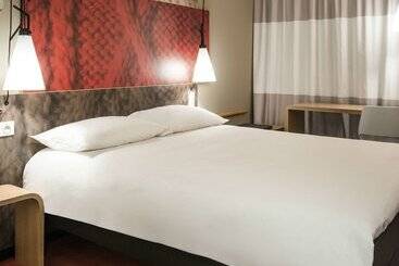 هتل Ibis Paris Le Bourget