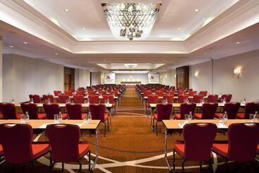 Отель Leipzig Marriott