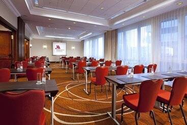 Отель Leipzig Marriott