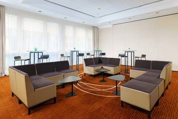 Отель Leipzig Marriott