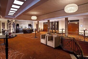 Отель Leipzig Marriott