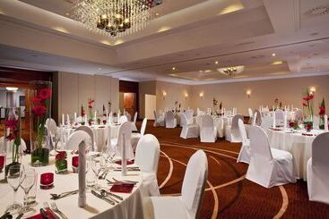 Отель Leipzig Marriott