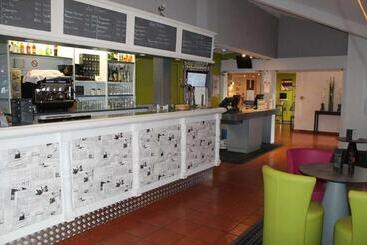 هتل Hôtel Dijon Sud Longvic