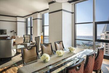 ホテル Manchester Grand Hyatt San Diego