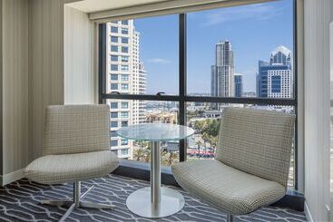 ホテル Manchester Grand Hyatt San Diego