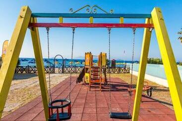 هتل Porto Bello Beach