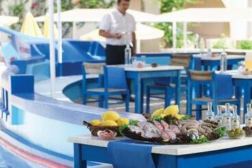 هتل Porto Bello Beach