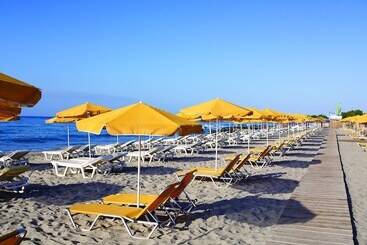 هتل Porto Bello Beach
