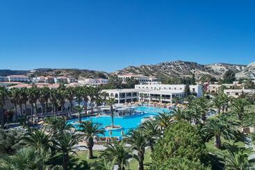 هتل Porto Bello Beach