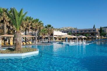 هتل Porto Bello Beach