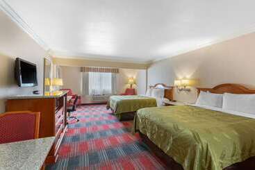 هتل Quality Inn & Suites Oceanside Near Camp Pendleton