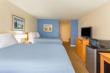 هتل Red Roof Inn Plus+ Neptune Beach  Jacksonville Beach