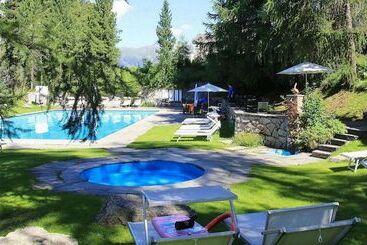 ホテル Saratz Pontresina