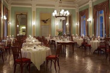 ホテル Saratz Pontresina