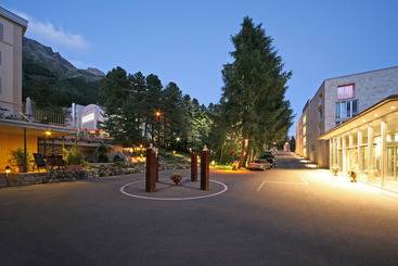 ホテル Saratz Pontresina