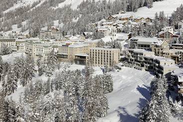 ホテル Saratz Pontresina