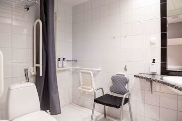 هتل Scandic Helsinki Aviapolis
