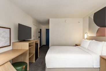 هتل Spark By Hilton Mystic Groton