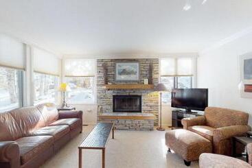 هتل Tamarack Townhomes   Coraltree Residence Collection