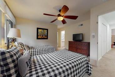 هتل Tamarack Townhomes   Coraltree Residence Collection