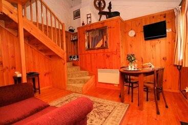هتل The Lodge On Elizabeth Boutique