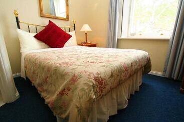 هتل The Lodge On Elizabeth Boutique