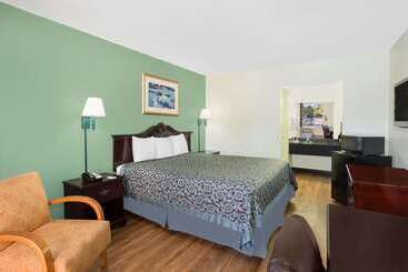 هتل Travelodge Fort Myers North