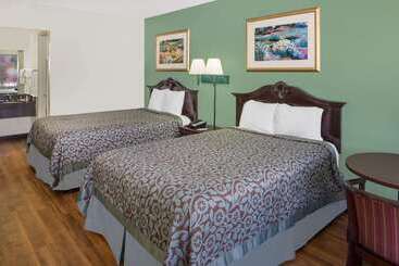 هتل Travelodge Fort Myers North