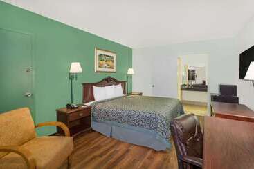 هتل Travelodge Fort Myers North