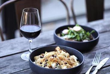 Отель Yarra Valley Grand