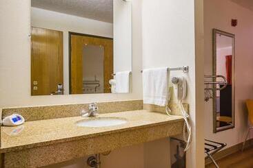 Motel 6 Waterloo, Ia   Crossroads Mall   Cedar Falls