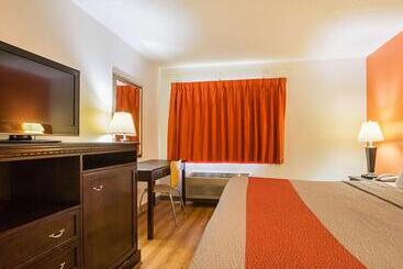 Motel 6 Waterloo, Ia   Crossroads Mall   Cedar Falls