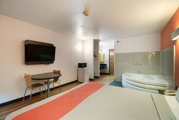 Motel 6 Davenport, Ia